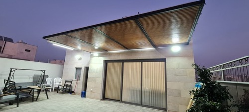 פרגולת אלומיניום דגם ROYAL CROWN LED עם הצללת מלבנים