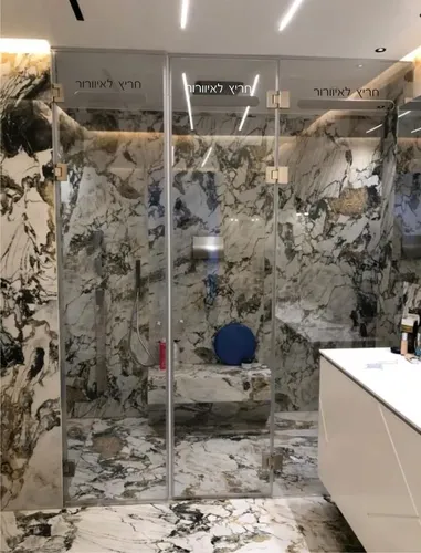גלריית תמונות שטרן מקלחונים 18 מבית STERN בעיצוב מותאם למעצבים.