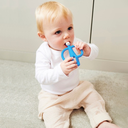 נשכן קופיף עם מברשת שיניים הראשונה מסיליקון רפואי - תכלת