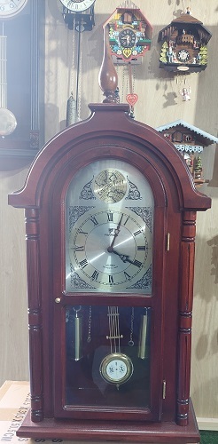 שעון קיר סגנון עתיק
