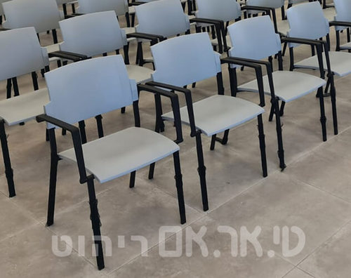 כסאות דגם סידני עם ידיות