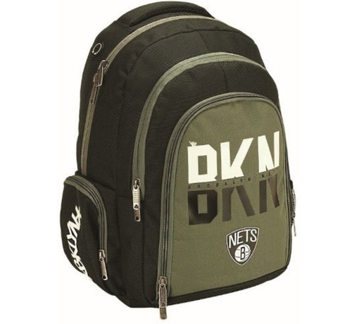 תיק גב NBA בנפח 30 ליטר בצבע אפור כהה עם כיתוב BKN - BROOKLYN NETS