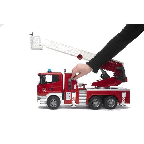 משאית כיבוי אש סקניה ענקית – Bruder Scania 03590