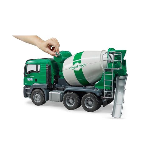 מערבל בטון MAN עם צינור מים ואביזרים - ירוק Bruder 03710