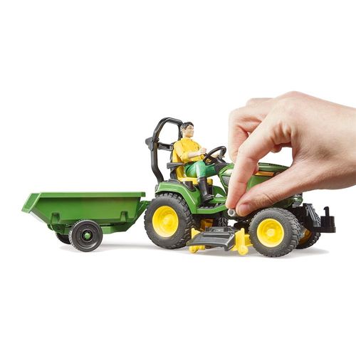 ג'ון דיר טרקטור מכסחת דשא עם גנן ועגלה - BRUDER TRACTOR JOHN DEERE 62104
