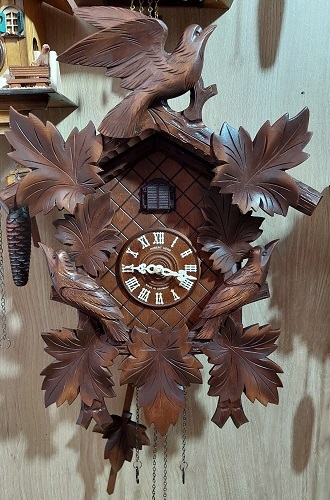 שעון קוקייה היער השחור