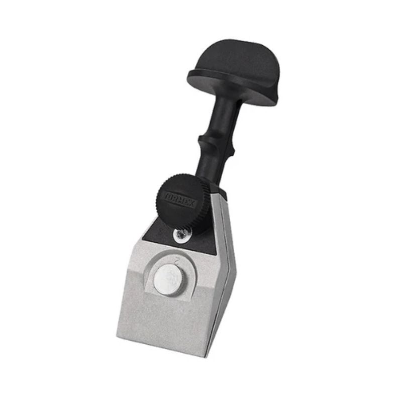 D703685fd599c4f83046806b3900fe96