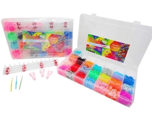 גומילום - ערכת יצירה לילדים בתוך מזוודה הכוללת מבחר גומיות צבעוניות, מסרגות וחוברת הדרכה