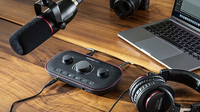 סדרת ממשקים לפודקאסט - Focusrite Vocaster