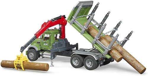 משאית מאק MACK גדולה, ירוקה להובלת עצים עם מנוף עולה יורד ושלושה בולי עץ 
