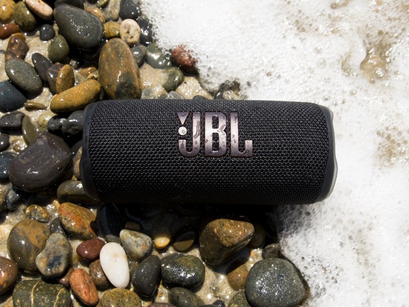 JBL 8 