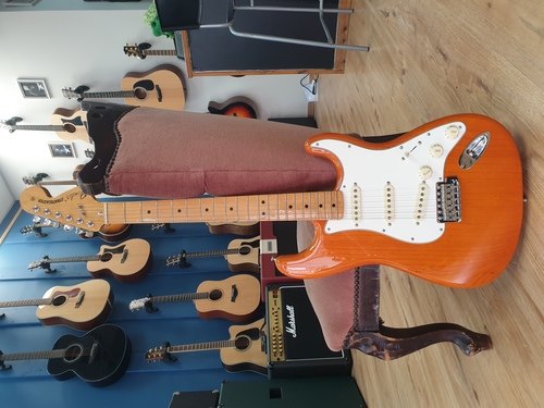 Fender Vintera '70s Stratocaster - Aged Natural 2018