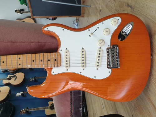 Fender Vintera '70s Stratocaster - Aged Natural 2018
