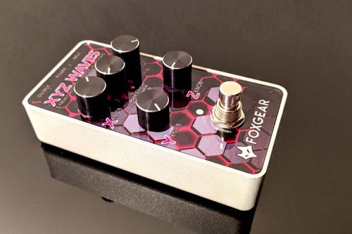 זוית נוספת Foxgear XYZ Waves Modulation Pedal