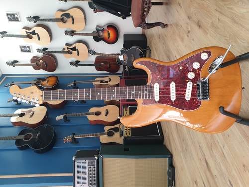 Fender Stratocaster Deluxe 2005