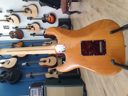 Fender Stratocaster Deluxe 2005