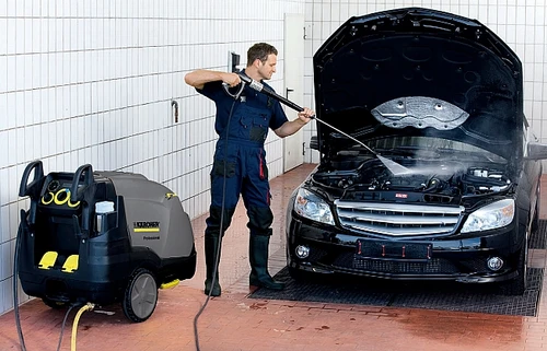 מכונת שטיפה במים חמים עם דוד חימום חשמלי KARCHER HDS-E 8/16 4M 24kW