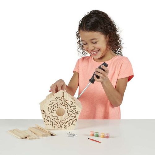 בנה זאת בעצמך - בניה וקישוט של בית ציפורים מעץ