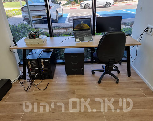 שולחן ישיבות עם פלטה מלמין עץ 