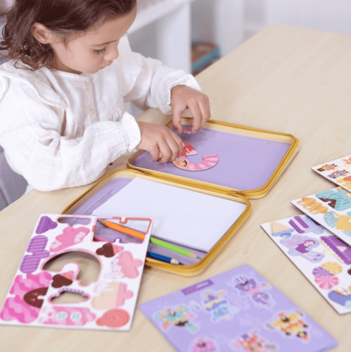 קלמר רב פעמי + ערכת משחק במגנטים עם למעלה מ 50 חלקים - בית ממתקים