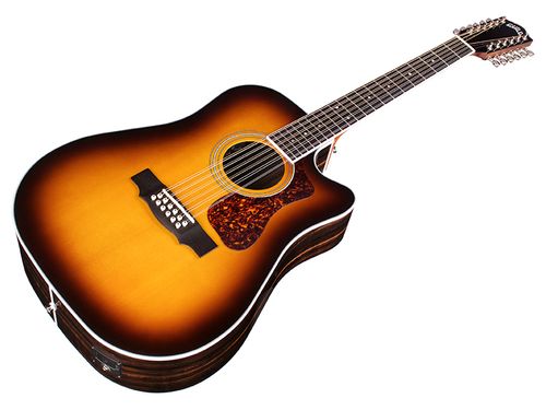 זוית נוספת Guild D-2612CE Deluxe