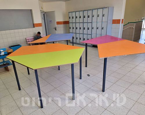 שולחנות צורניים מודולריים