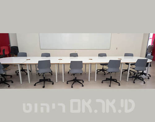 כסא דגם גביש עם גלגלים