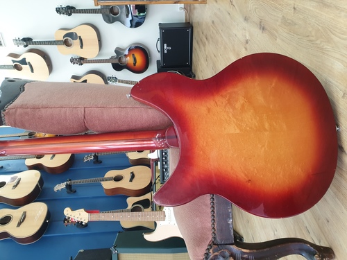 Rickenbacker 330 1999
