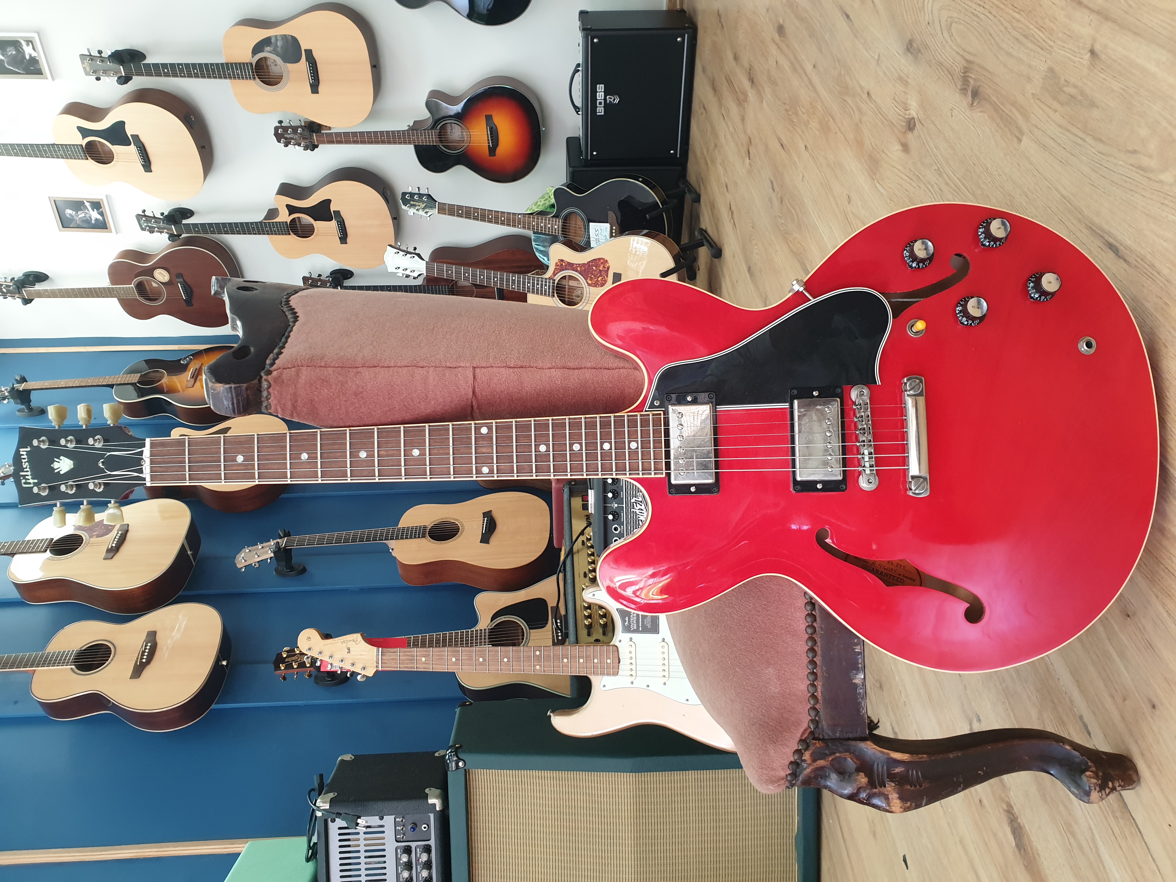 GIBSON 