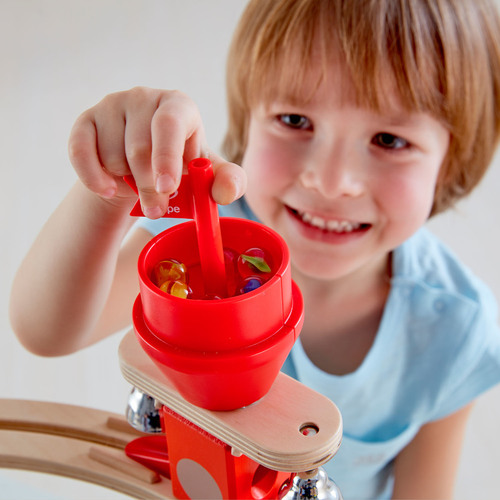 מדרון גולות הבריחה מהטירה (52 חלקים + 50 גולות) מבית HAPE 