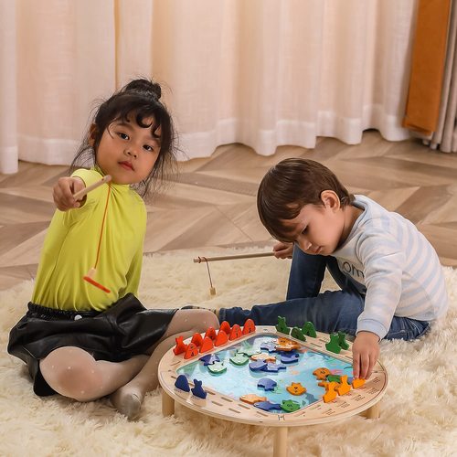 שולחן דגים מגנטי מעץ עם 4 חכות ו 40 דגים צבעוניים