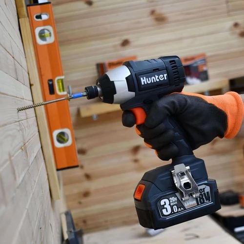 מברגת אימפקט בראשלס 18V (גוף בלבד) - האנטר Hunter