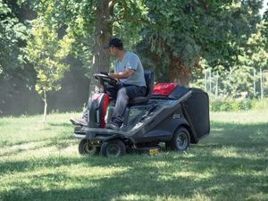 טרקטורון כיסוח דשא נטען 54V חשמלית כולל סוללה ומטען דגם GTM+ ג