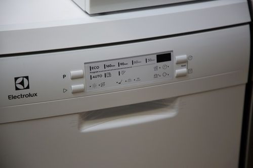 מדיח כלים צר ESS42210SW