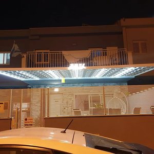 תאורה לפרגולה נתניה - פרופיל לד אלכסוני