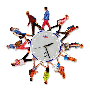 שעון קיר בסגנון העירוני דוד גרשטיין - WALKERS TIME
