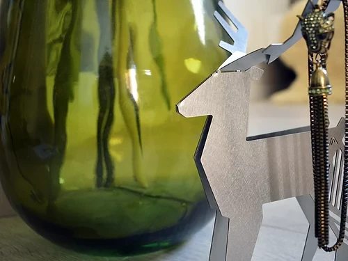 פסלון אורבני אייל אוריגמי מתכת Wallaby מתלה תכשיטים | DEER