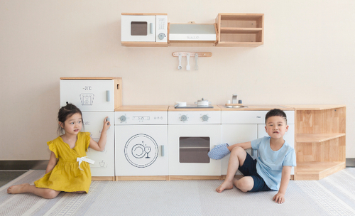 מקרר עץ לבן 