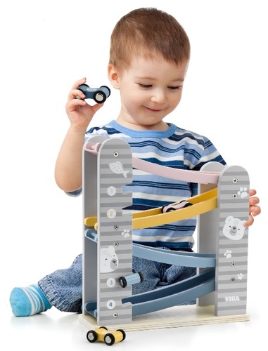 מסלול מגלשה למכוניות מעץ מלא + 4 מכוניות משחק מסדרת דב הקוטב