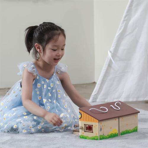 חווה עם ידית נשיאה מעץ מלא 10 אביזרים