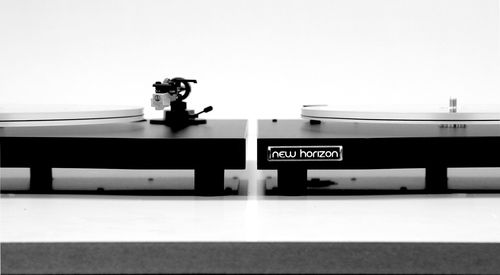 פטיפון מבית NEW HORIZON דגם 121