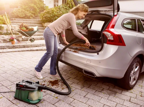 שואב אבק חשמלי BOSCH EASY VAC 3 700W - אריזה פגומה, אחריות מלאה של היבואן הרשמי