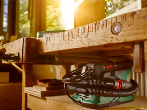 שואב אבק חשמלי BOSCH EASY VAC 3 700W - אריזה פגומה, אחריות מלאה של היבואן הרשמי