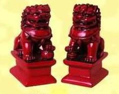 אריות שומרים על במה (FU DOGS)