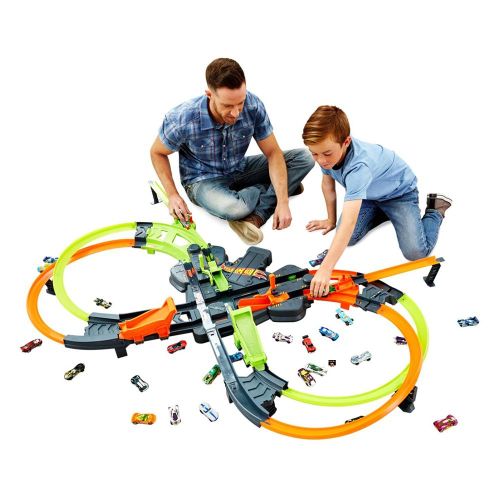 הוט ווילס - מסלול מירוצים והתנגשויות - Hot Wheels GFH87