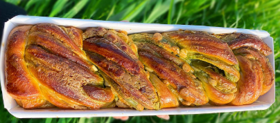 עוגת שמרים פיסטוק