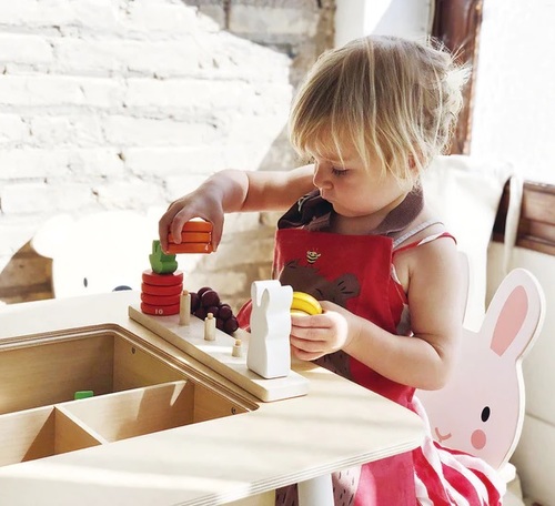 סט שולחן עם מגירת אחסון נסתרת וכיסאות חיות היער מעץ מלא