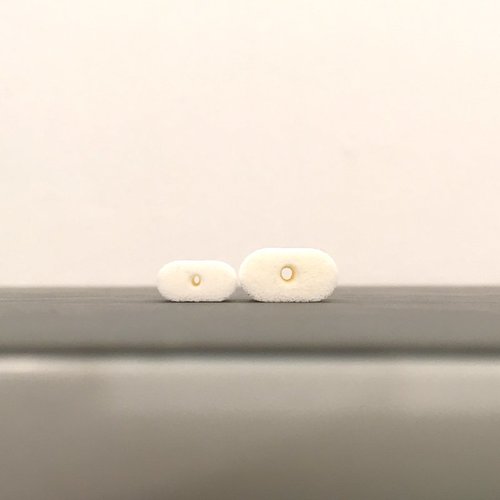 URSA Strap Foamies Mini ספוג רך עם פינות שטוחות למיקרופון דש (לבן)