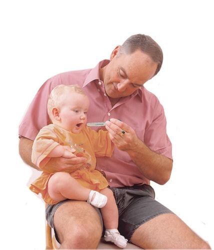 טפטפת תרופות לתינוק המסייעת במתן תרופות לפעוט