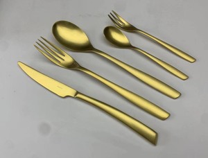 סט סכום 24 חלקים זהב מט CAPRI